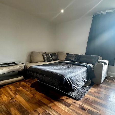 Two Bedroom Flat Town Centre Колчестер Экстерьер фото